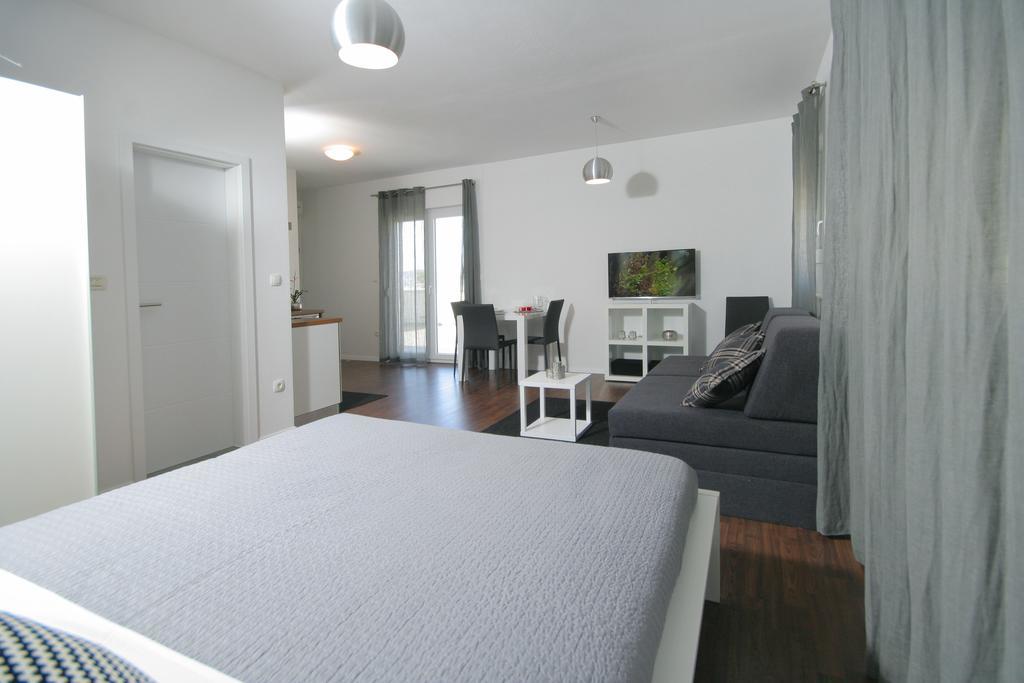Charm Apartments And Rooms Trogir Zimmer foto